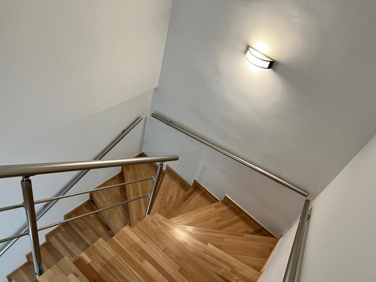 Kontis' Deluxe Furnished Apartment لوتراكي المظهر الخارجي الصورة