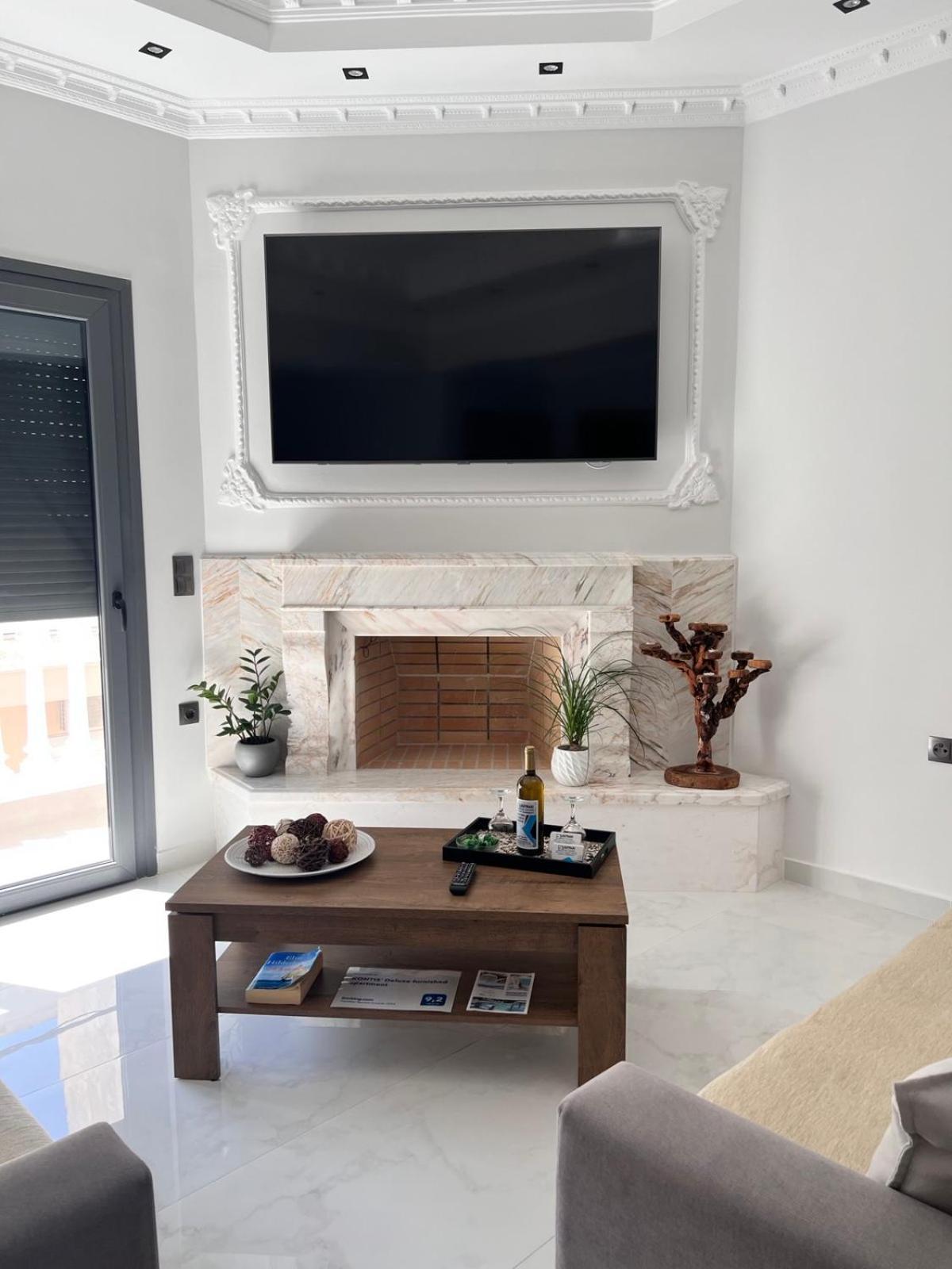 Kontis' Deluxe Furnished Apartment لوتراكي المظهر الخارجي الصورة