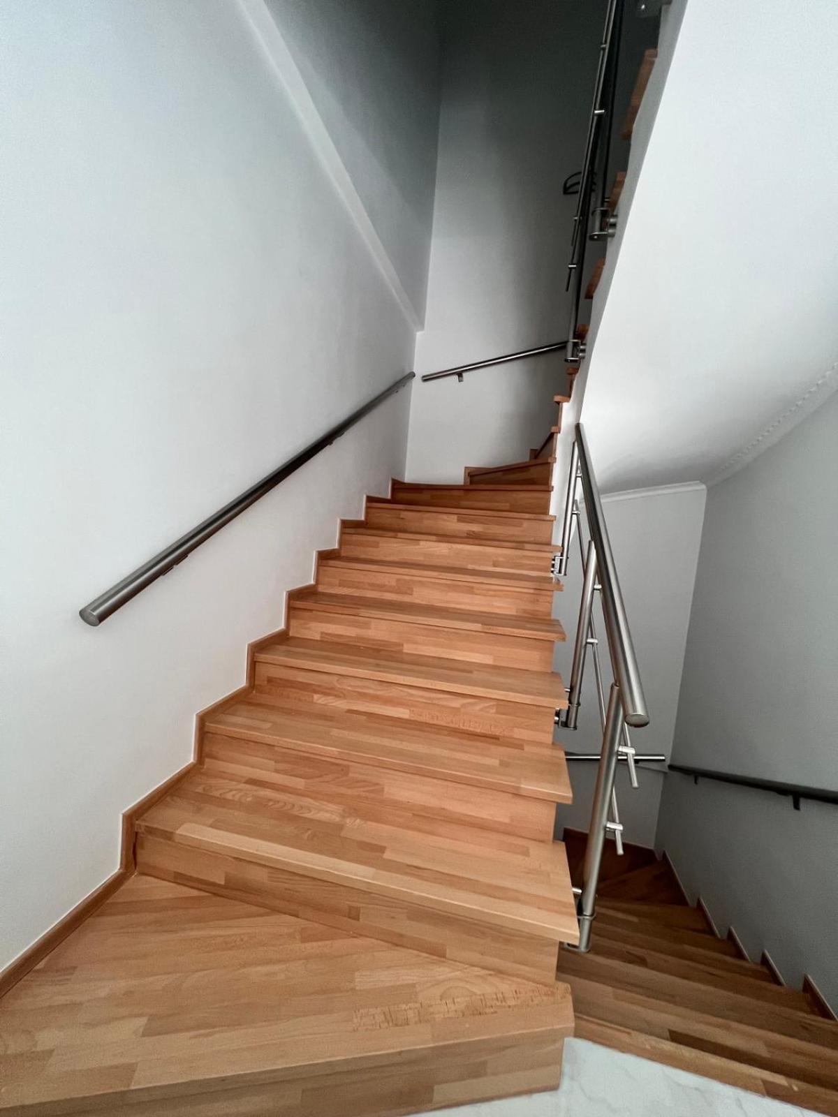 Kontis' Deluxe Furnished Apartment لوتراكي المظهر الخارجي الصورة