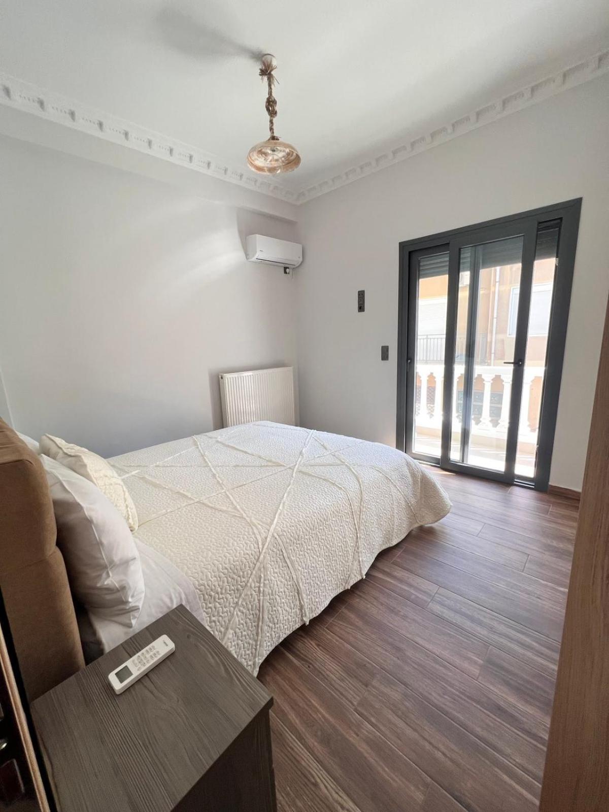 Kontis' Deluxe Furnished Apartment لوتراكي المظهر الخارجي الصورة