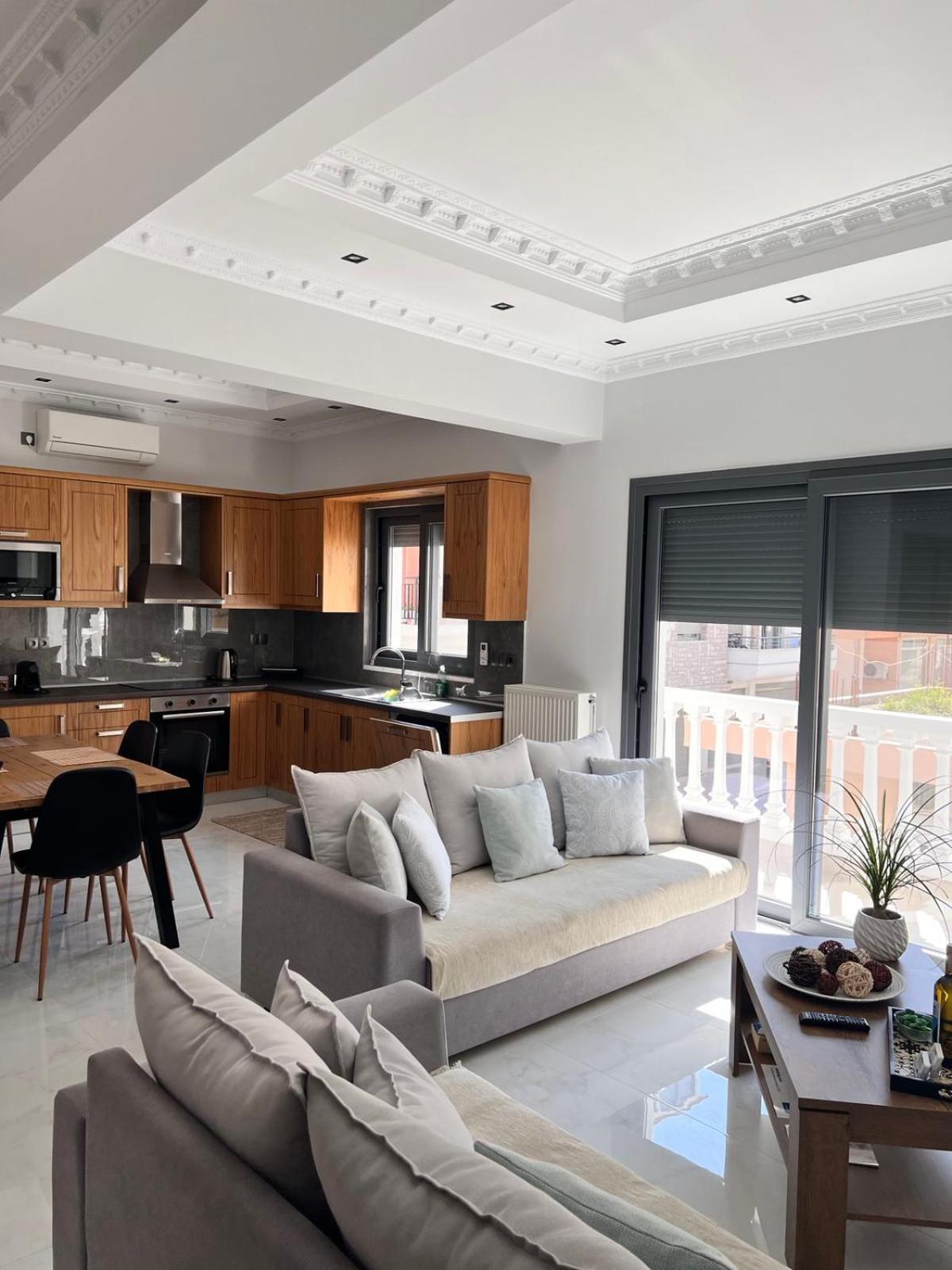 Kontis' Deluxe Furnished Apartment لوتراكي المظهر الخارجي الصورة