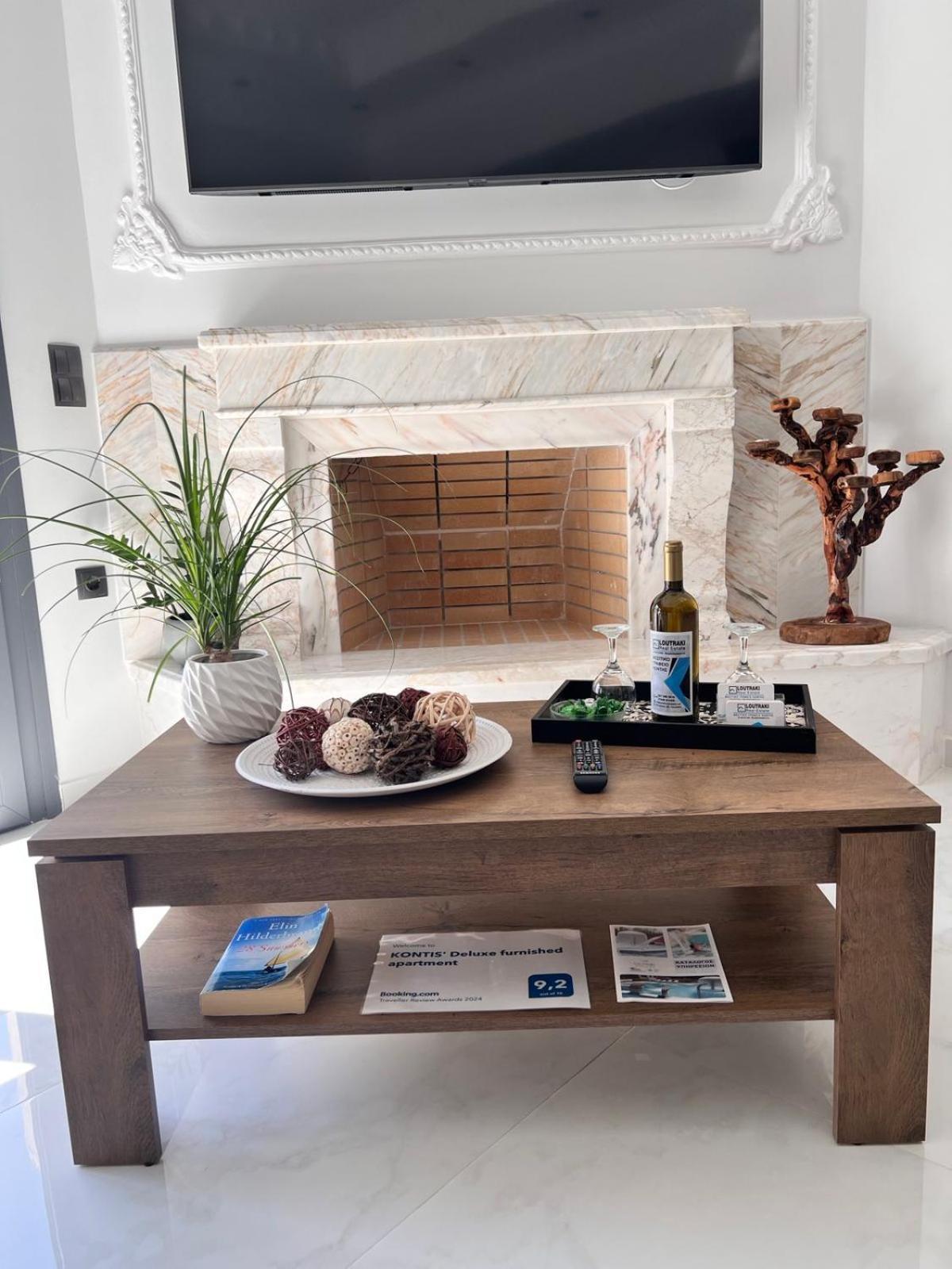 Kontis' Deluxe Furnished Apartment لوتراكي المظهر الخارجي الصورة