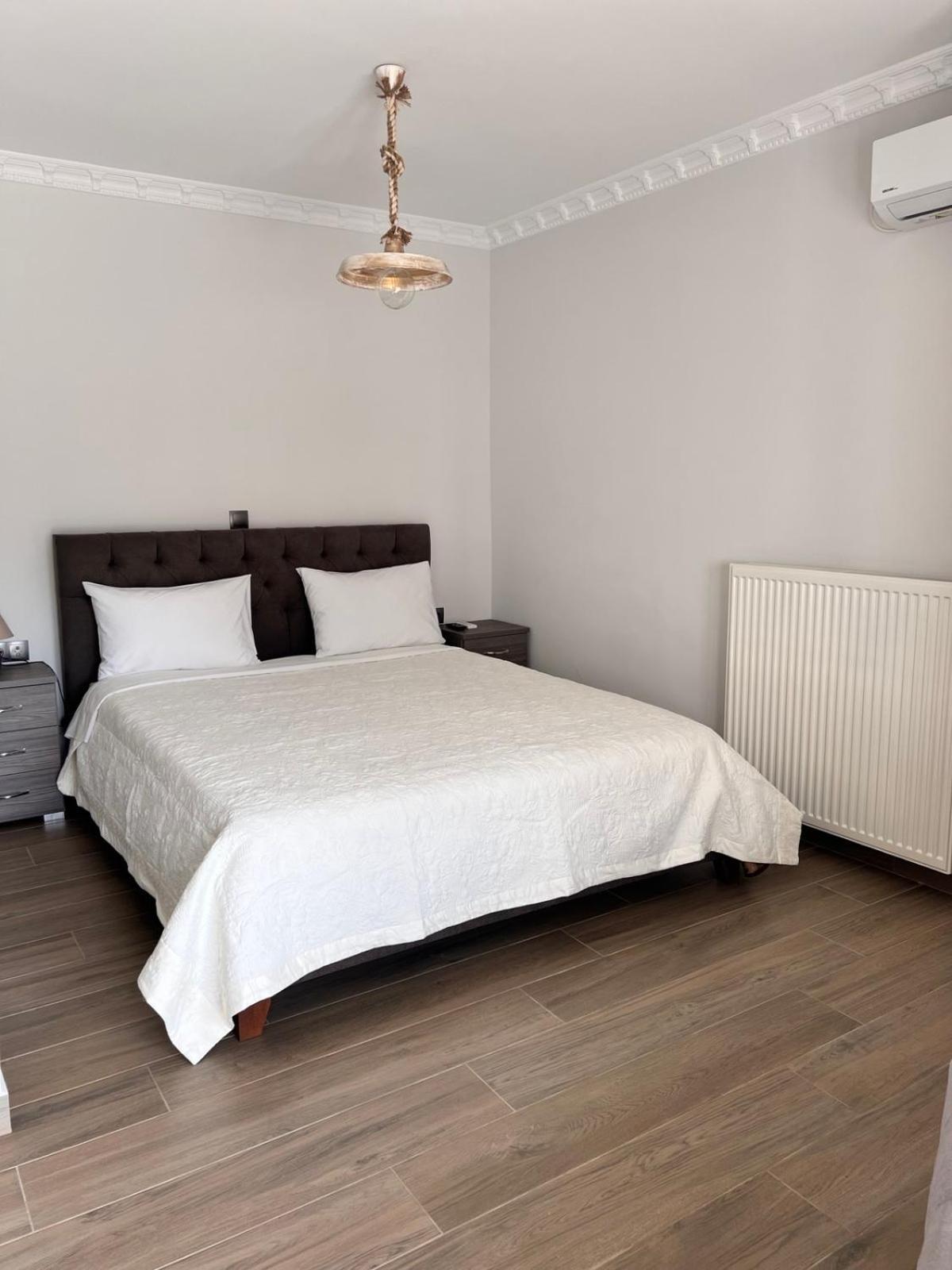Kontis' Deluxe Furnished Apartment لوتراكي المظهر الخارجي الصورة